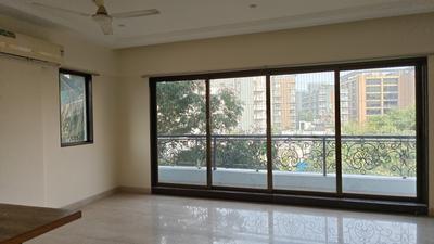 Living Room Image of 1100 Sq.ft 3 BHK Apartment / Flat for sale in Santacruz East Mumbai for Rs. 40000000