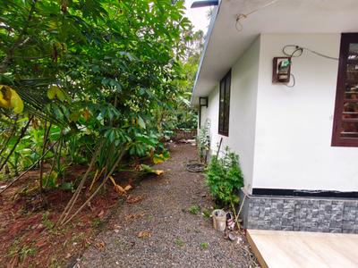 Balcony Image of 950 Sq.ft 3 BHK Independent House for sale in Valayanchirangara Kochi for Rs. 4000000