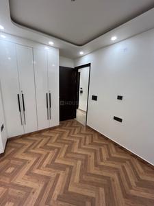 Bedroom Image of 900 Sq.ft 3 BHK Builder Floor for sale in Shalimar Bagh New Delhi for Rs. 17500000