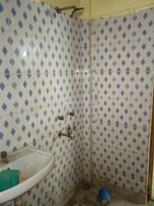 Bathroom Image of 900 Sq.ft 3 BHK Builder Floor for rent in Mehrauli New Delhi for Rs. 25000