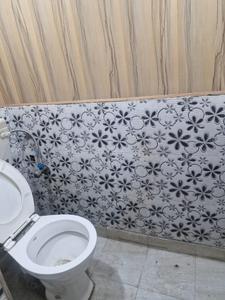 Bathroom Image of aarti pg in Shakti Nagar, New Delhi
