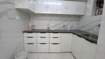 Kitchen Image of 650 Sq.ft 2 BHK Apartment / Flat for rent in Pitampura New Delhi for Rs. 22500