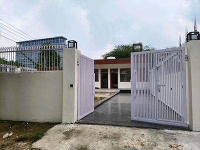 Building Image of 1000 Sq.ft 1 RK Independent House for rent in HUDA Plot Sector 42, Sector 42 Gurgaon for Rs. 27000