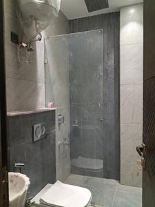 Common Bathroom Image of 1350 Sq.ft 3 BHK Builder Floor for rent in Paschim Vihar New Delhi for Rs. 50000