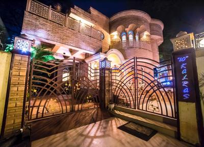 Balcony Image of 4200 Sq.ft 4 BHK Villa for sale in Koregaon Park Pune for Rs. 150000000