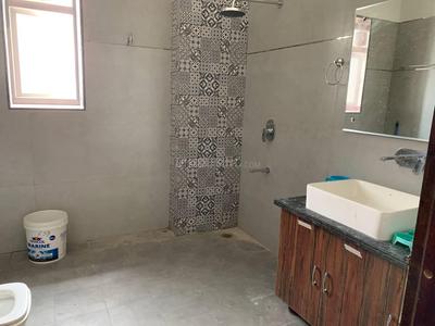 Bathroom Image of 7500 Sq.ft 4 BHK Builder Floor for rent in Sushant Golf City Lucknow for Rs. 30000