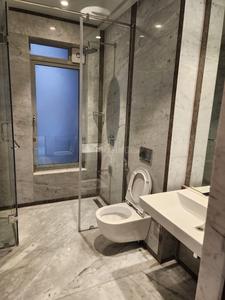Bathroom Image of 2000 Sq.ft 3 BHK Apartment / Flat for sale in Kalpataru Avana, Parel Mumbai for Rs. 140000000