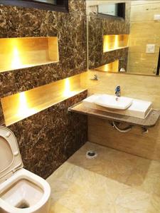 Bathroom Image of 1200 Sq.ft 3 BHK Builder Floor for rent in Rajouri Garden New Delhi for Rs. 50000