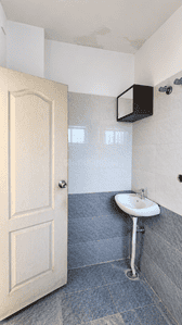 Bathroom Image of 1000 Sq.ft 2 BHK Apartment / Flat for rent in Koppa Gate Bengaluru for Rs. 16000
