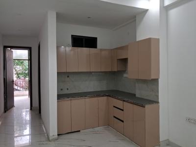 Living Room Image of 975 Sq.ft 2 BHK Apartment / Flat for sale in Sector 73 Noida for Rs. 3600000