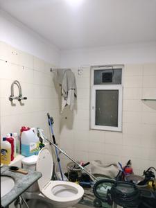 Common Bathroom Image of 2599 Sq.ft 4 BHK Apartment / Flat for sale in Sector 82 Faridabad for Rs. 25000000