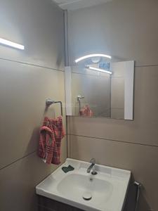 Bathroom Image of 2000 Sq.ft 3 BHK Apartment / Flat for sale in Ernakulam North Kochi for Rs. 15500000