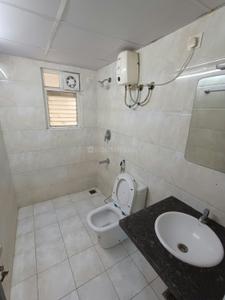 Bathroom Image of 1850 Sq.ft 3 BHK Apartment / Flat for rent in Arumbakkam Chennai for Rs. 50000