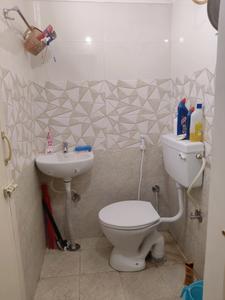 Common Bathroom Image of 350 Sq.ft 1 RK Apartment / Flat for rent in New Tippasandra Bengaluru for Rs. 16000