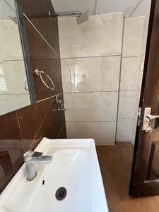Bathroom Image of 1315 Sq.ft 3.5 BHK Apartment / Flat for rent in Amrapali Princely Estate, Sector 76 Noida for Rs. 32000