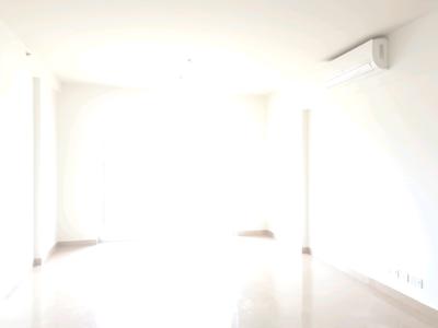 Living Room Image of 1625 Sq.ft 3 BHK Apartment / Flat for sale in Godrej Meridien, Sector 106 Gurgaon for Rs. 28000000