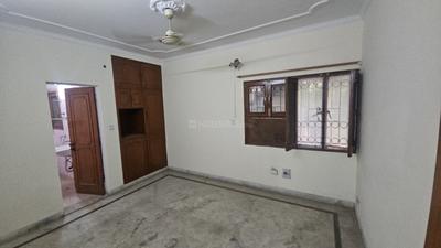 Bedroom Image of 2000 Sq.ft 3 BHK Apartment / Flat for sale in Sarita Vihar New Delhi for Rs. 23000000
