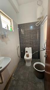 Bathroom Image of 680 Sq.ft 1 BHK Apartment / Flat for rent in Madhapur Hyderabad for Rs. 31000