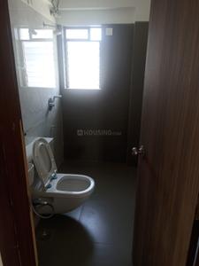 Bathroom Image of 955 Sq.ft 2 BHK Apartment / Flat for sale in Shreeji Platinum Park, Andheri West Mumbai for Rs. 32000000