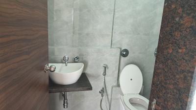 Bathroom Image of 550 Sq.ft 1 BHK Apartment / Flat for sale in Chembur Mumbai for Rs. 12000000