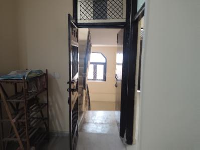 Bedroom Image of 1000 Sq.ft 3 BHK Builder Floor for rent in Preet Vihar New Delhi for Rs. 19000