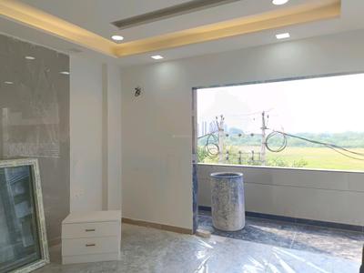 Bedroom Image of 2350 Sq.ft 4 BHK Builder Floor for sale in Rohini Extension New Delhi for Rs. 25000000