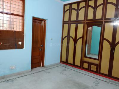 Bedroom Image of 2000 Sq.ft 3 BHK Independent House for rent in Sector 39 Noida for Rs. 46000