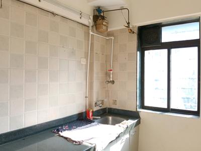 Kitchen Image of 920 Sq.ft 2 BHK Apartment / Flat for sale in Hiranandani Meadows, Thane West Thane for Rs. 19000000