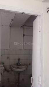 Bathroom Image of 860 Sq.ft 2 BHK Apartment / Flat for rent in Shalimar Ujala Apartment, Indira Nagar Lucknow for Rs. 11000