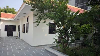 Building Image of 4000 Sq.ft 3 BHK Independent House for sale in Sector 71 Noida for Rs. 110000000