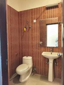 Common Bathroom One Image of 4500 Sq.ft 7 BHK Independent House for sale in DLF Phase 1 Gurgaon for Rs. 142500000