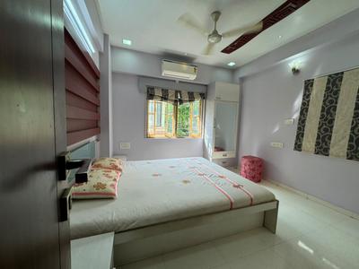 Bedroom Image of 2500 Sq.ft 3 BHK Apartment / Flat for rent in Bodakdev Ahmedabad for Rs. 75000