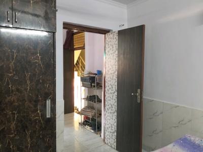 Bedroom Image of 950 Sq.ft 2 BHK Builder Floor for rent in Shakarpur Khas New Delhi for Rs. 28000