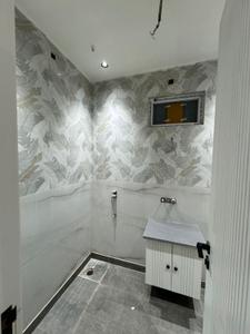 Bathroom Image of 1125 Sq.ft 3 BHK Builder Floor for sale in Paschim Vihar New Delhi for Rs. 20000000