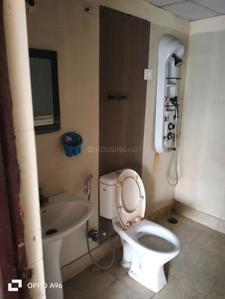 Bathroom Image of 1150 Sq.ft 2.5 BHK Apartment / Flat for sale in Skytech Matrott, Sector 76 Noida for Rs. 15000000