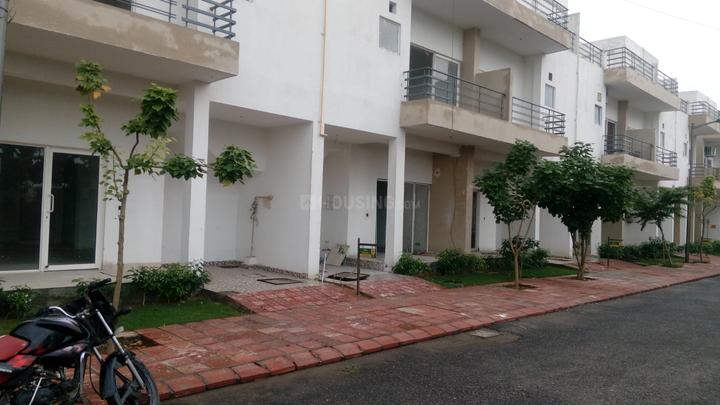 Paramount Golfforeste Villas Main Image 1