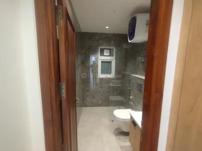 Bathroom Image of 1950 Sq.ft 3 BHK Apartment / Flat for sale in Bestech Altura, Sector 79 Gurgaon for Rs. 25500000