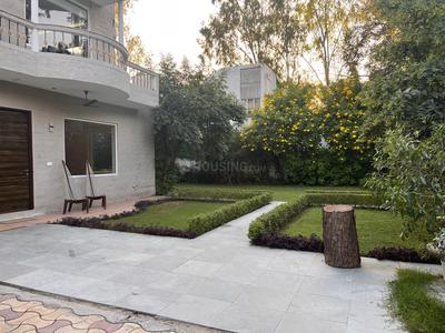 Image of 9000 Sq.ft 4 BHK Farm House for sale in Sainik Farm, New Delhi for Rs. 85000000