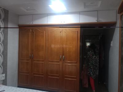 Bedroom Image of 700 Sq.ft 2 BHK Apartment / Flat for rent in Kandivali West Mumbai for Rs. 60000