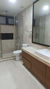 Bathroom Image of 2600 Sq.ft 4 BHK Builder Floor for rent in South Extension II New Delhi for Rs. 300000