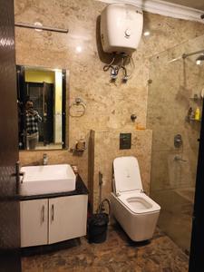 Bathroom Image of 1800 Sq.ft 2.5 BHK Builder Floor for rent in Sector 27 Gurgaon for Rs. 60000
