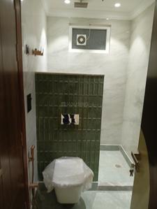 Bathroom Image of 1800 Sq.ft 3 BHK Builder Floor for sale in Paschim Vihar New Delhi for Rs. 34000000