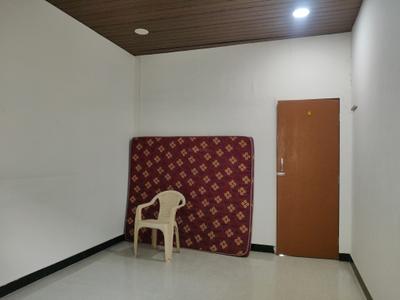Bedroom Image of 780 Sq.ft 2 BHK Independent House for sale in Ghatkopar West Mumbai for Rs. 7500000