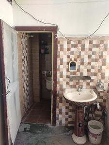 Bathroom Image of 405 Sq.ft 4 BHK Independent House for rent in Beribagh Saharanpur for Rs. 15000