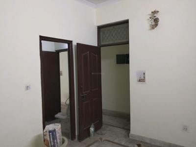 Bedroom Image of 630 Sq.ft 2 BHK Builder Floor for rent in Mayur Vihar Phase 1 New Delhi for Rs. 20000