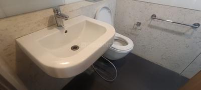 Image of 750 Sq.ft 2 BHK Apartment / Flat for rent in Runwal Centre, Chembur, Mumbai for Rs. 71000
