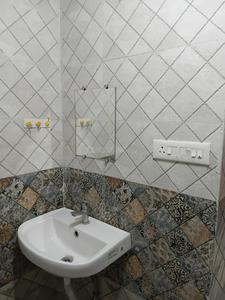 Bathroom Image of 1400 Sq.ft 3 BHK Apartment / Flat for sale in Sumeru Malkhare Apartment, Padegaon Aurangabad for Rs. 7000000