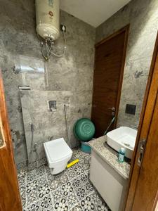 Bathroom Image of 1000 Sq.ft 2 BHK Builder Floor for sale in Lajpat Nagar New Delhi for Rs. 13200000