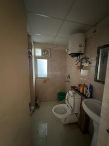 Bathroom Image of 910 Sq.ft 2 BHK Builder Floor for rent in UCHDPL Wave Executive Floors G, Wave City Ghaziabad for Rs. 16000