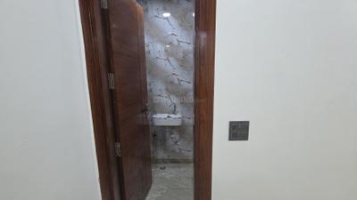 Bedroom Image of 900 Sq.ft 3 BHK Builder Floor for sale in Laxmi Nagar New Delhi for Rs. 11000000
